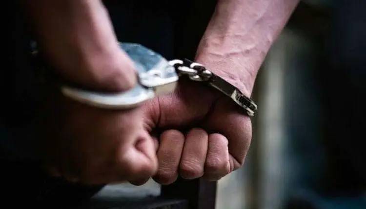 Pune Crime News | Two arrested for threatening and robbing man