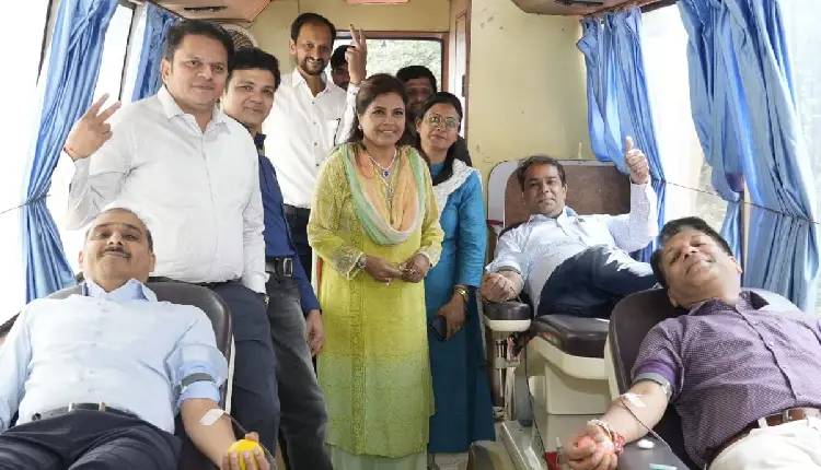 RMD Foundation Blood Donation Camp | Blood donation camp held on Rasiklal Dhariwal’s birth anniversary