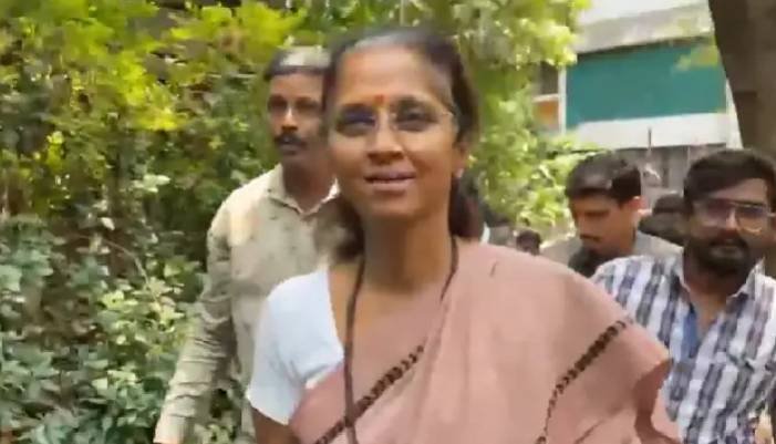 MP Supriya Sule | NCP MP Supriya Sule poses question to civic chief Vikram Kumar about tekdi