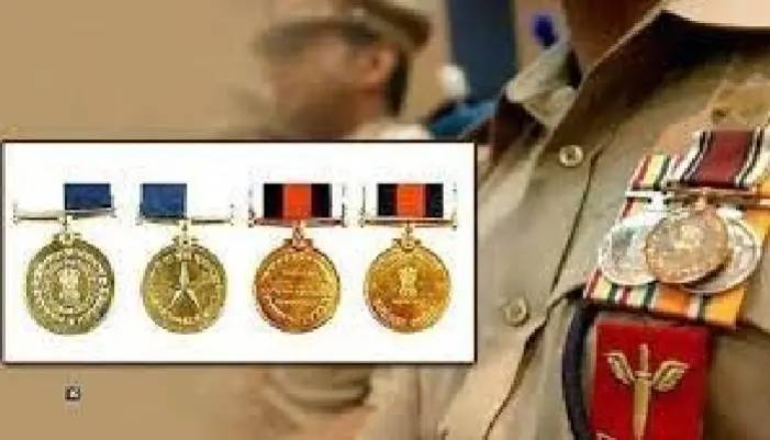 DG Insignia Award Maharashtra Pune Police | 800 police officers and policemen to be presented with DGP Insignia and recommendation letters; 84 police officials and policemen from Pune City, Pune Rural, Pimpri Chinchwad, CID and SRPF among the awardees