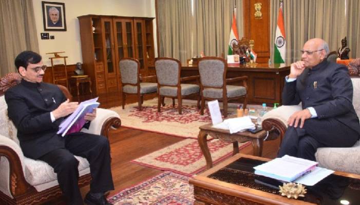 Maharashtra Governor Ramesh Bais | Right to Services Chief Commissioner calls on Governor