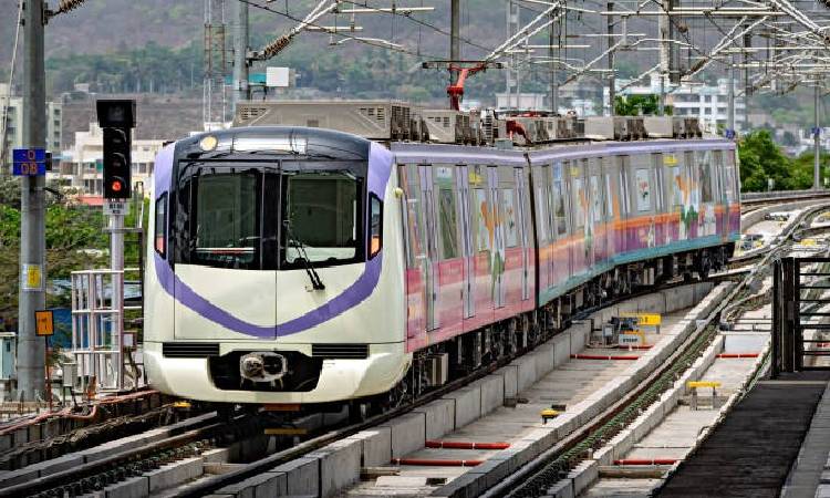 Hinjewadi-Shivajinagar Metro Line | Hinjewadi-Shivajinagar Metro Line Faces Delays as Barricading Issues Persist