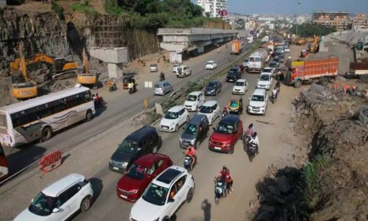 Pune Traffic Updates | Traffic at Chandni Chowk shut for three hours at night for 12 days