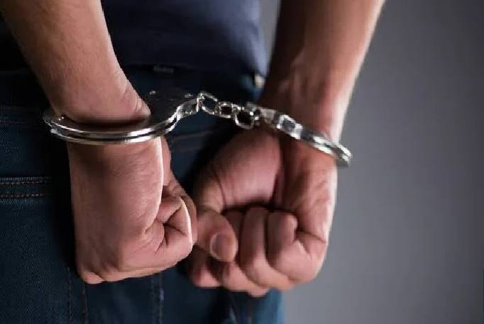 Pune Crime News | Chandan Nagar Police arrest absconding criminal externed for murder bid