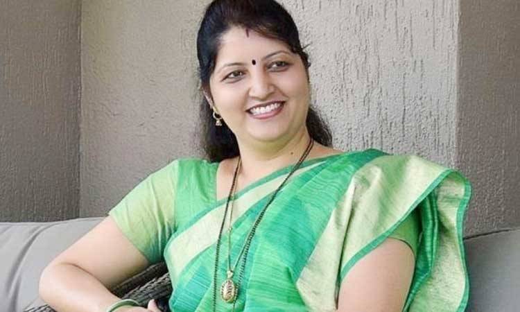 Rupali Chakankar | Chairperson of State Commission for Women Rupali Chakankar supports Ajit Pawar