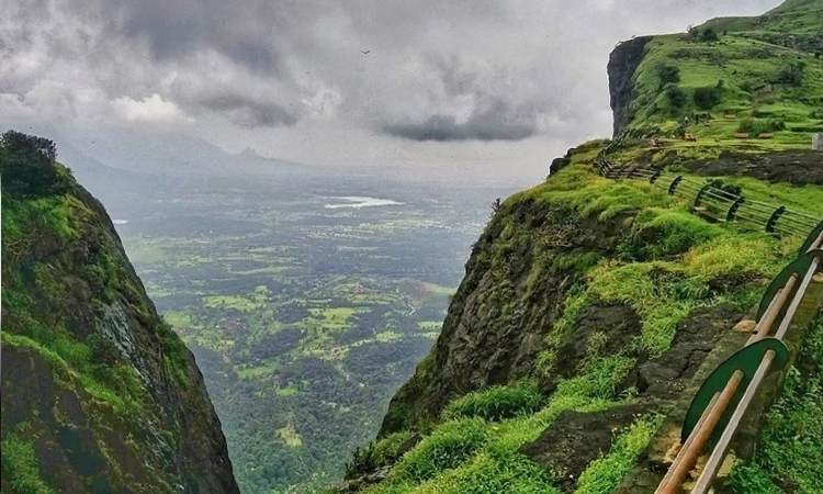 Pune News | Naneghat's Monsoon Tourism Surges with 6,000+ Visitors in a Weekend