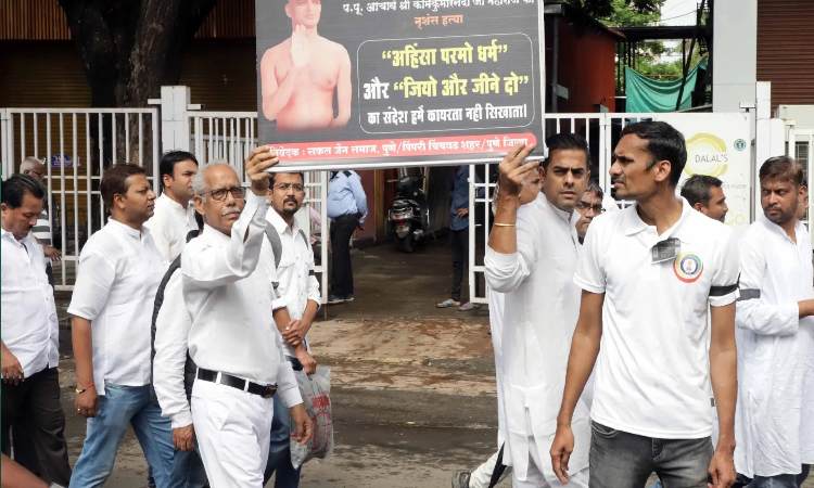 Pune News | Killing of Jain Digambar monk Acharya Shri 108 Kamkumara Nandi Maharaj; Jain community holds mute march to seek punishment for assailants