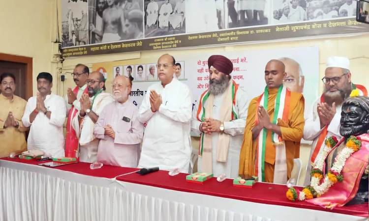 Pune Congress | Congress leaders, activists resolve to work for religious and social unity; Mohan Joshi organises ‘Social Unity’ programme on birthday of Congress President Mallikarjun Kharge