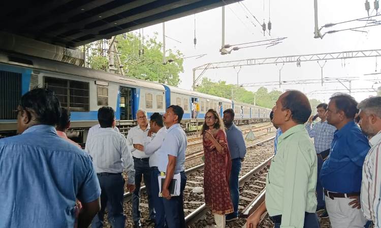 Pune News | General Manager Conducts Inspection of Pune Station and Yard Remodeling Work