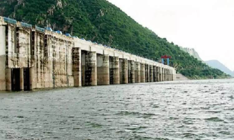 Solapur Rains | Heavy Rainfall in Solapur and Ujani Dam Expected to Reach Plus Level