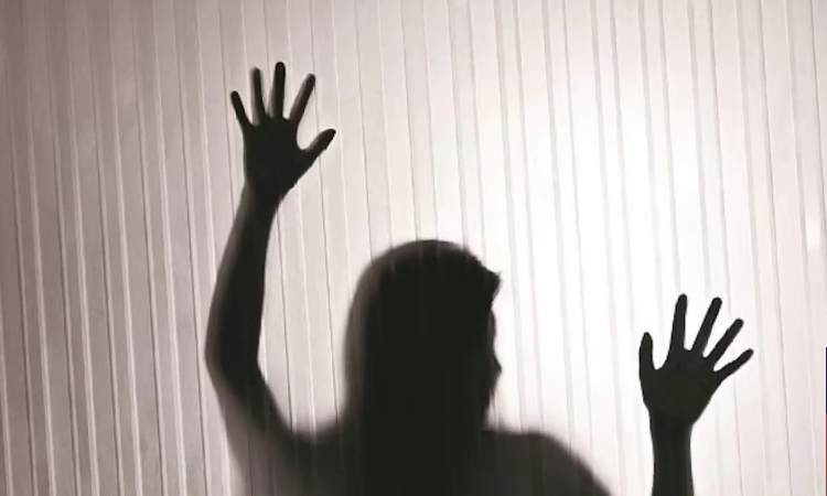 Pune Crime News | Private money lender rapes borrower’s wife in front of her husband; Incident takes place in Hadapsar