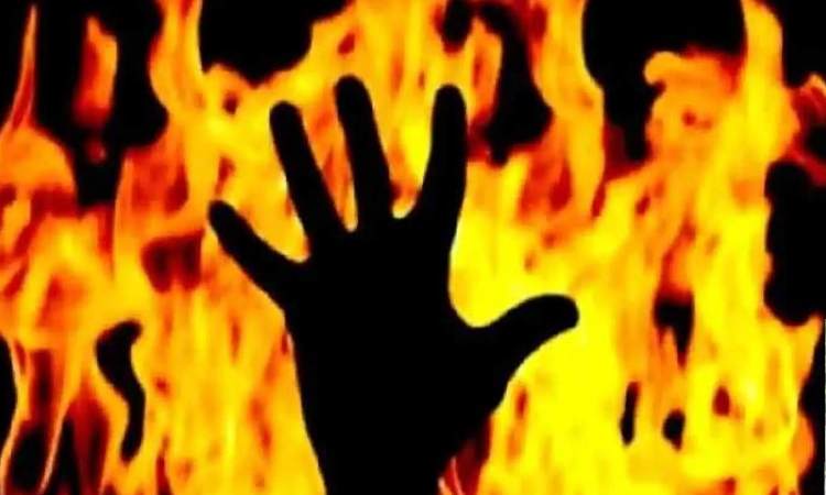 Pune Crime News | Woman sets husband on fire in Yerwada