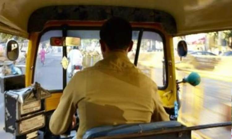Pune Crime News | Auto-rickshaw driver along with his two accomplices robbed engineer of Rs 1.68 lakh