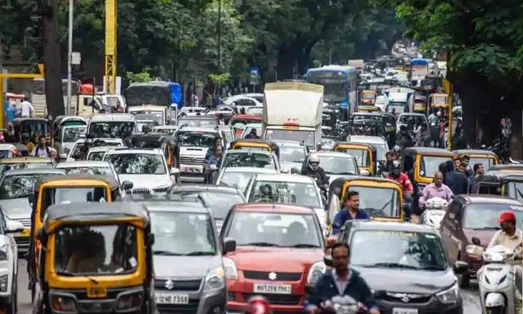 Pune News | Commuters Demand Fair Pricing from Taxi and Auto Aggregators