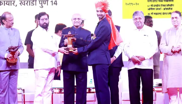 Pune News | Shivchhatrapati State Sports Award presented to skating player Arhant Joshi by Governor Ramesh Bais