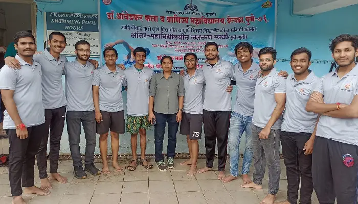 Pune: Vaibhav Tarte won gold medal and Aadesh Shende won silver medals in the Savitribai Phule Pune University - Pune District Zone Swimming Competition