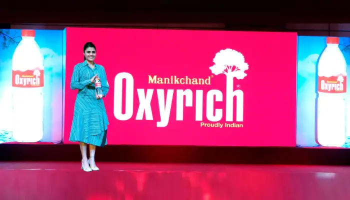 Pune News | Manikchand Oxyrich now in a new look! Same quality water bottle in red colour